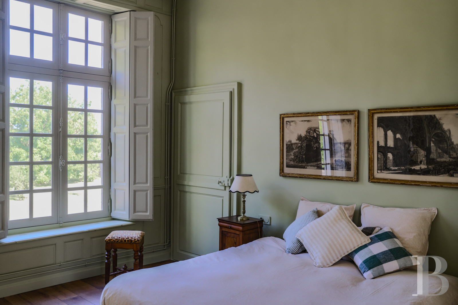 A château and its outbuildings in walled grounds to the north-east of Falaise, in Calvados - photo  n°26